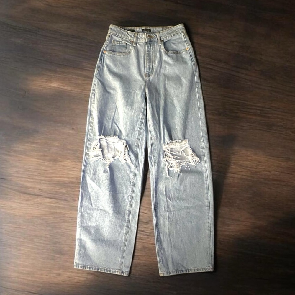 Wild Fable Highest Rise Baggy Jeans Womens Sz 2/26 Distressed Light Wash